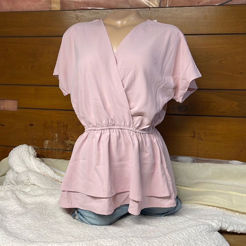 ANDREE by UNIT Size Small NWT's Blouse - Blush- Feminine- peplum